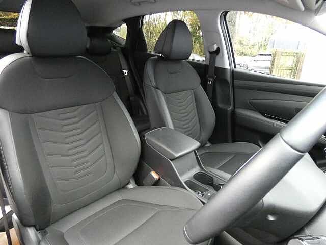 Hyundai TUCSON 1.6T Premium 5dr