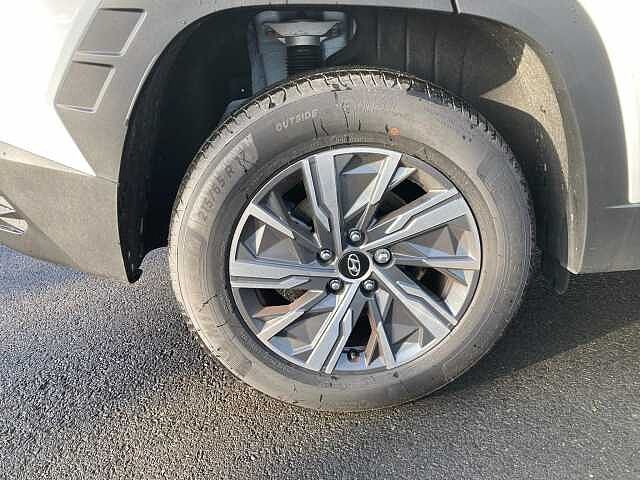 Hyundai TUCSON 1.6 TGDi Hybrid 230 SE Connect 5dr 2WD Auto White