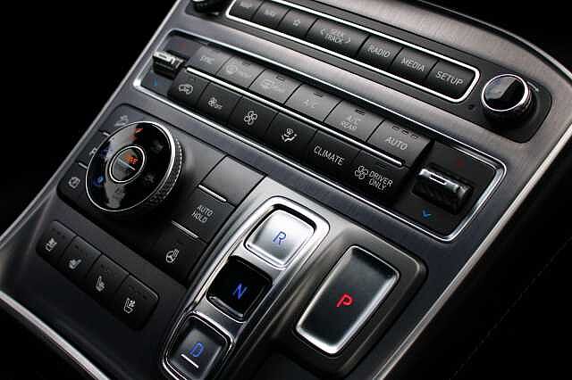 Hyundai SANTA FE 1.6 TGDi Hybrid Ultimate 5dr 4WD Auto